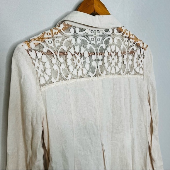 Simply Noelle Linen-Blend Roll-Tab Sleeve Lace Shoulder Button Shirt Size Medium - Picture 8 of 15